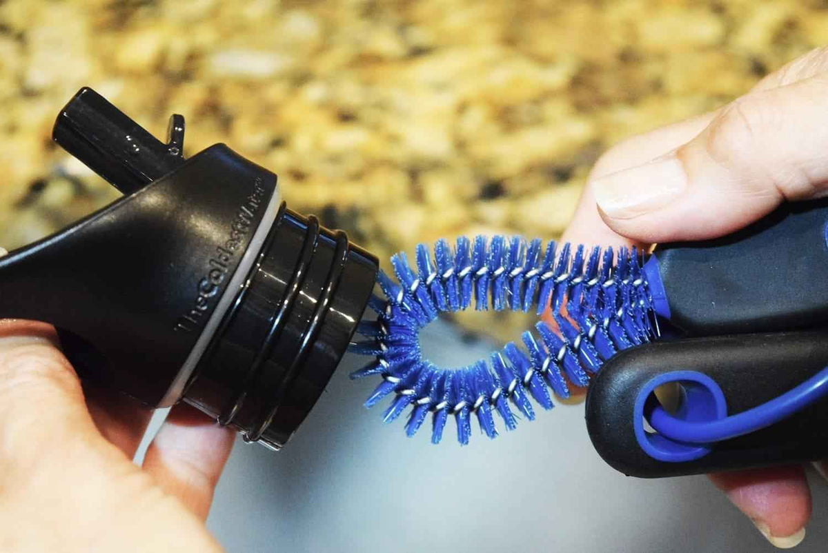 The Coldest Water Bottle Brush: 3 Tools in 1 - Fabs things