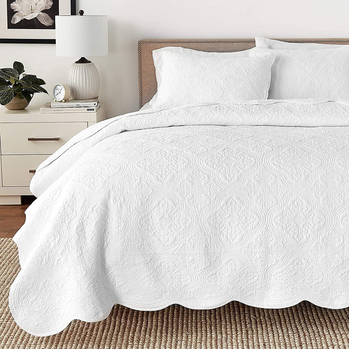 Serenity White Victorian Scalloped Medallion Floral Pure Solid Cotton Reversible Quilt Bedding Set - Fabs things