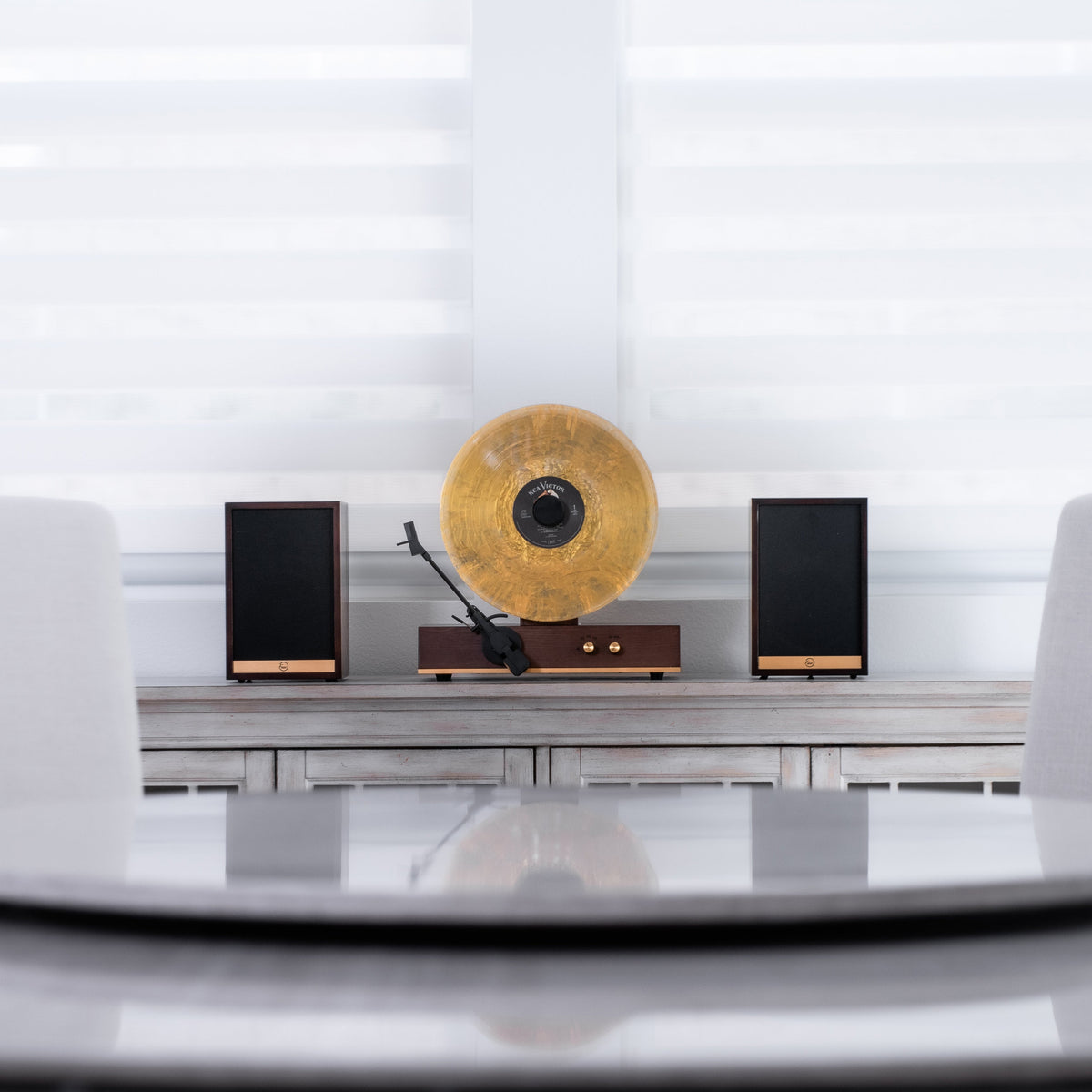 Fuse Audio GLD Vertical Vinyl Record Player - Fabs things