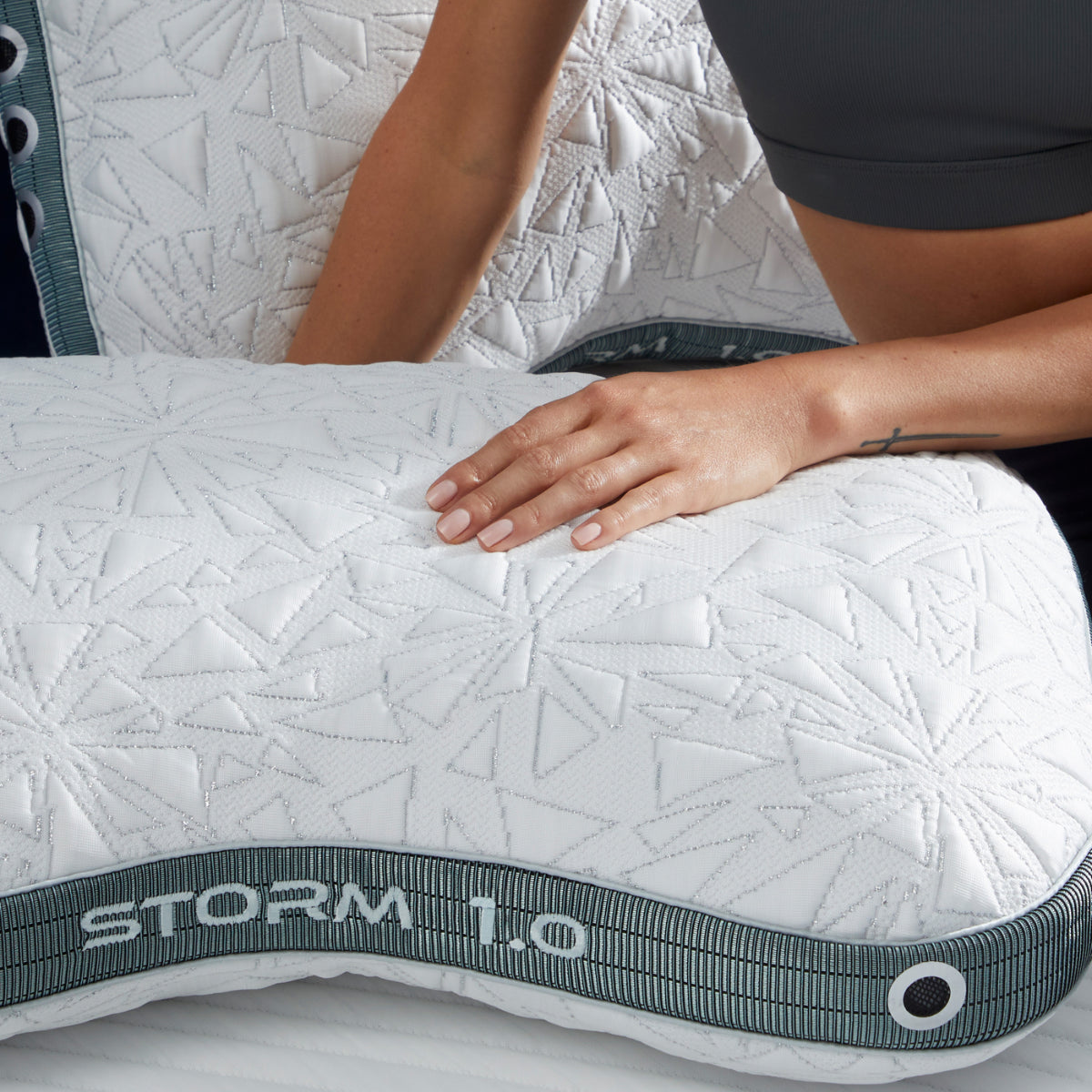 BedGear Storm Cuddle Curve Pillow 1.0 - Fabs things