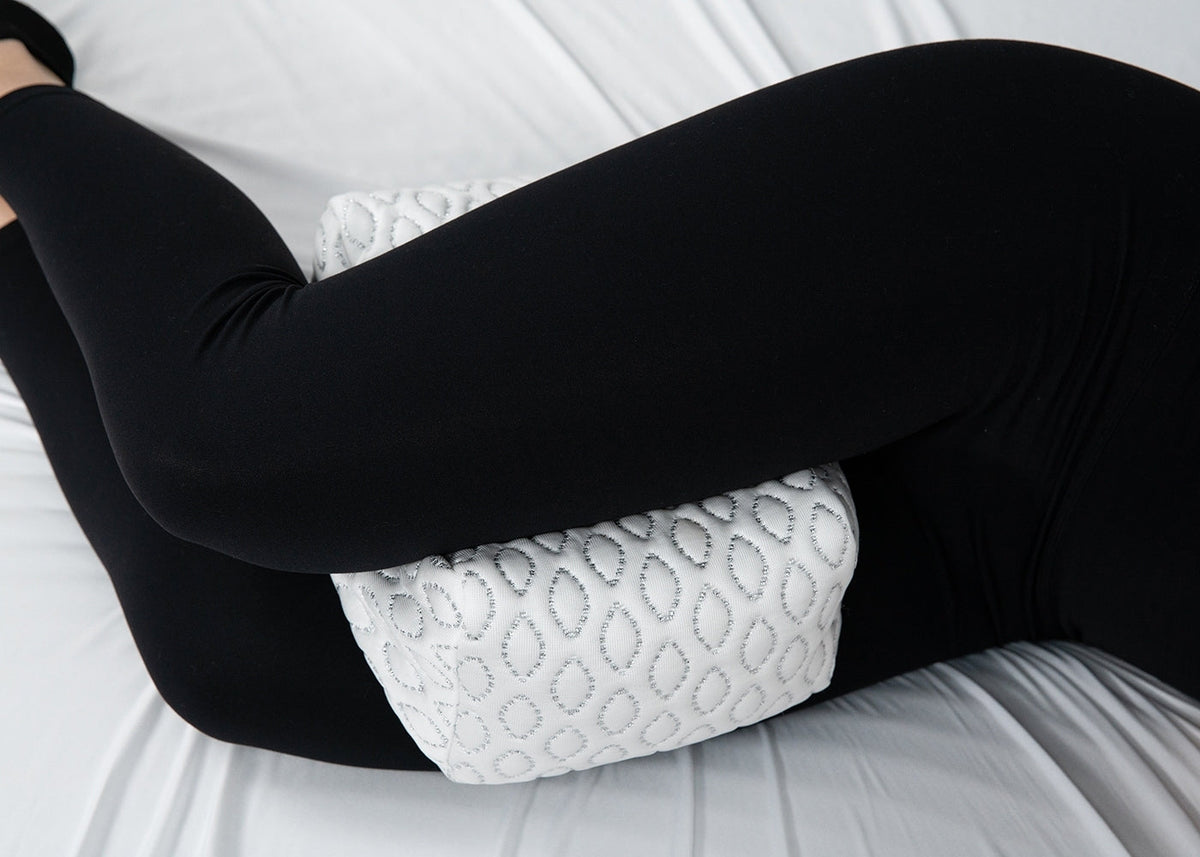 BedGear Knee Pillow, White - Fabs things