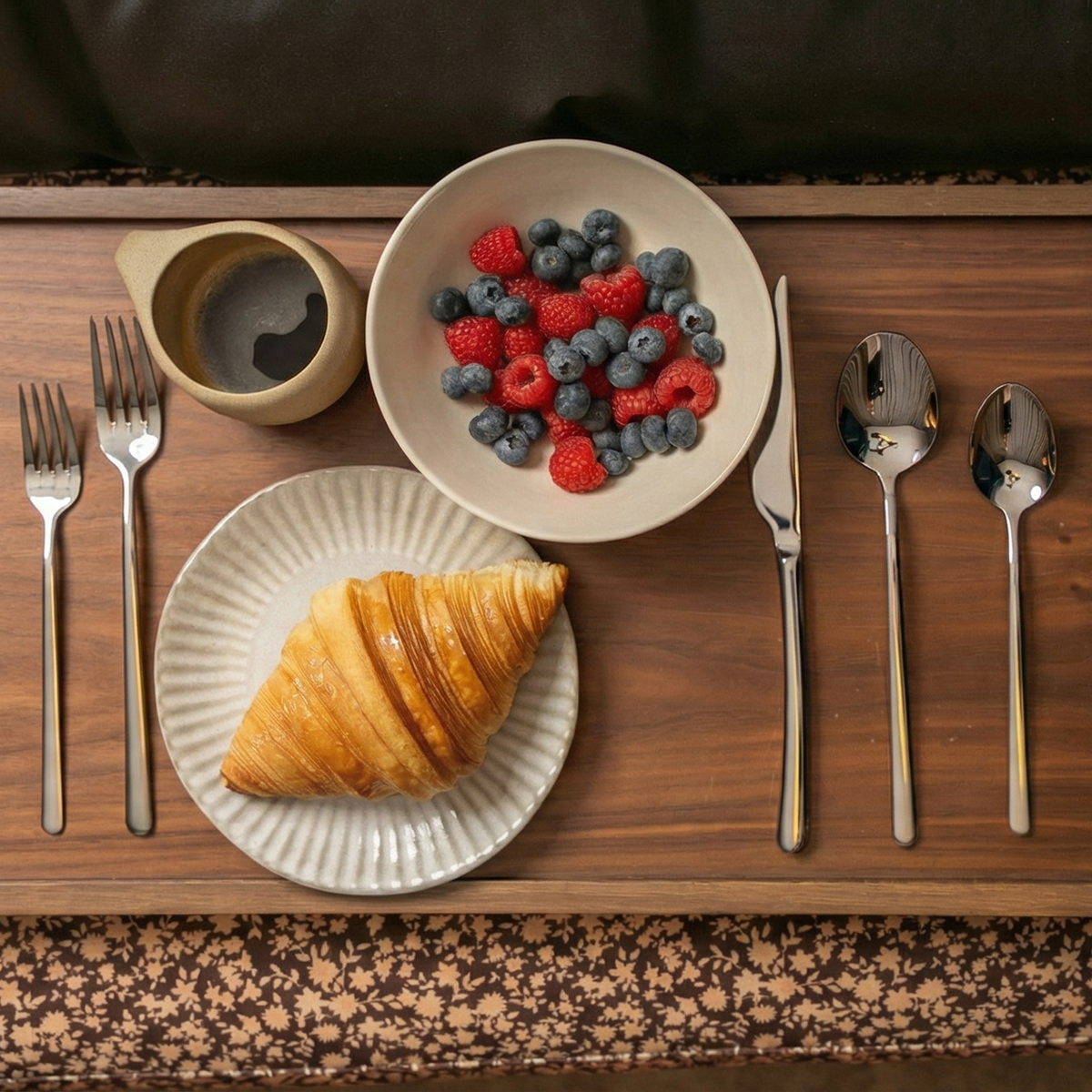 Emilia Mirror 20-Piece Flatware Set - Fabs things
