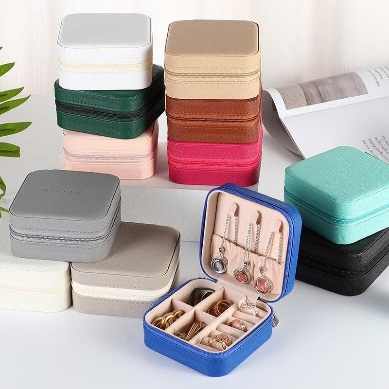 Jewelry Organizer Display Travel PU Leather Jewelry Case Boxes Travel Portable Jewelry Box Storage Organizer Earring Holder Gift Jewellery Box Organizer Small Portable PU Leather Travel Jewelry Storage Case for Rings Earrings Necklace