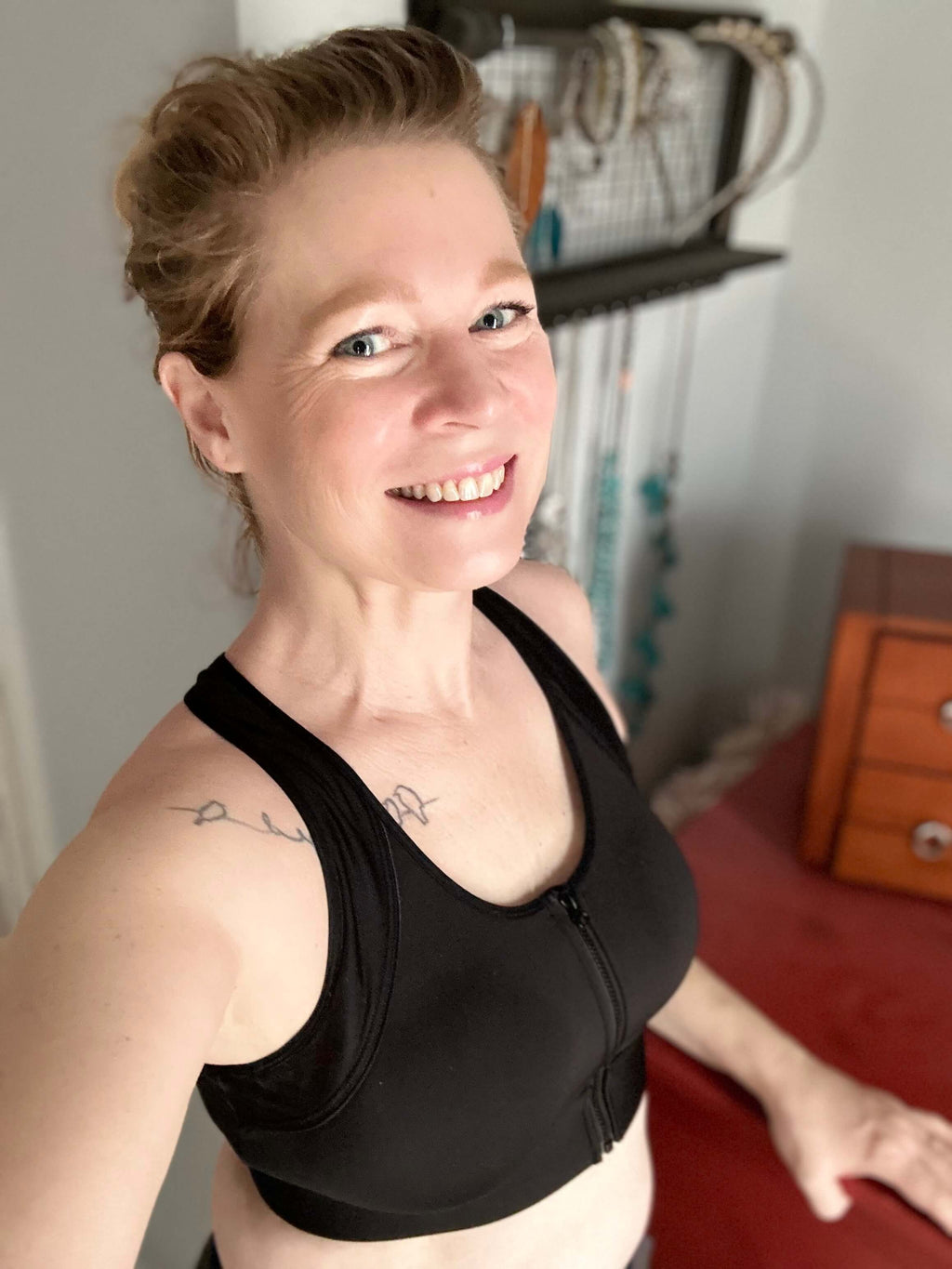 Hero Front‑Closure Sports Bra - Black - Fabs things