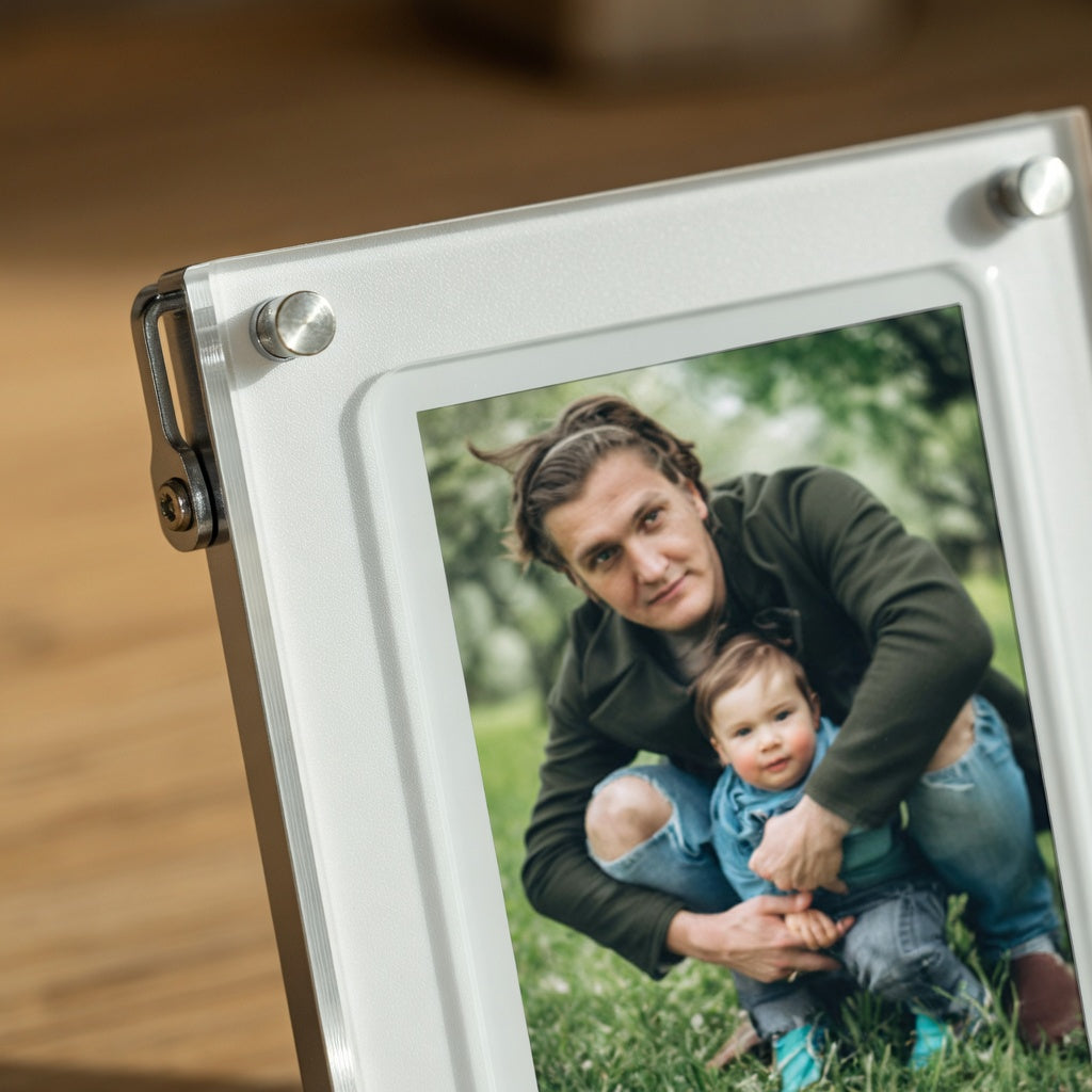 Digital Photo Frame with WiFi & Cloud Storage