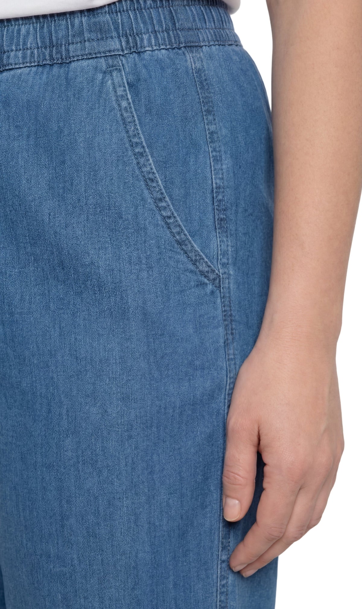 Women's Easy Pull-On Bermuda Shorts in Denim and Twill - Fabs things