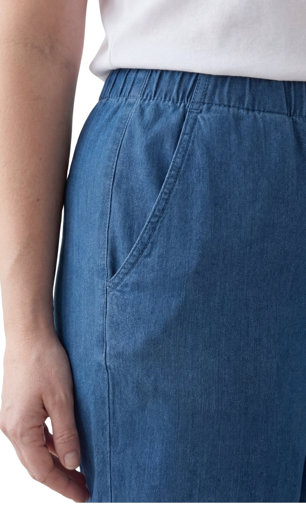 Women's Pull-On Denim and Twill Shorts — Stretch Waist No Zipper - Fabs things
